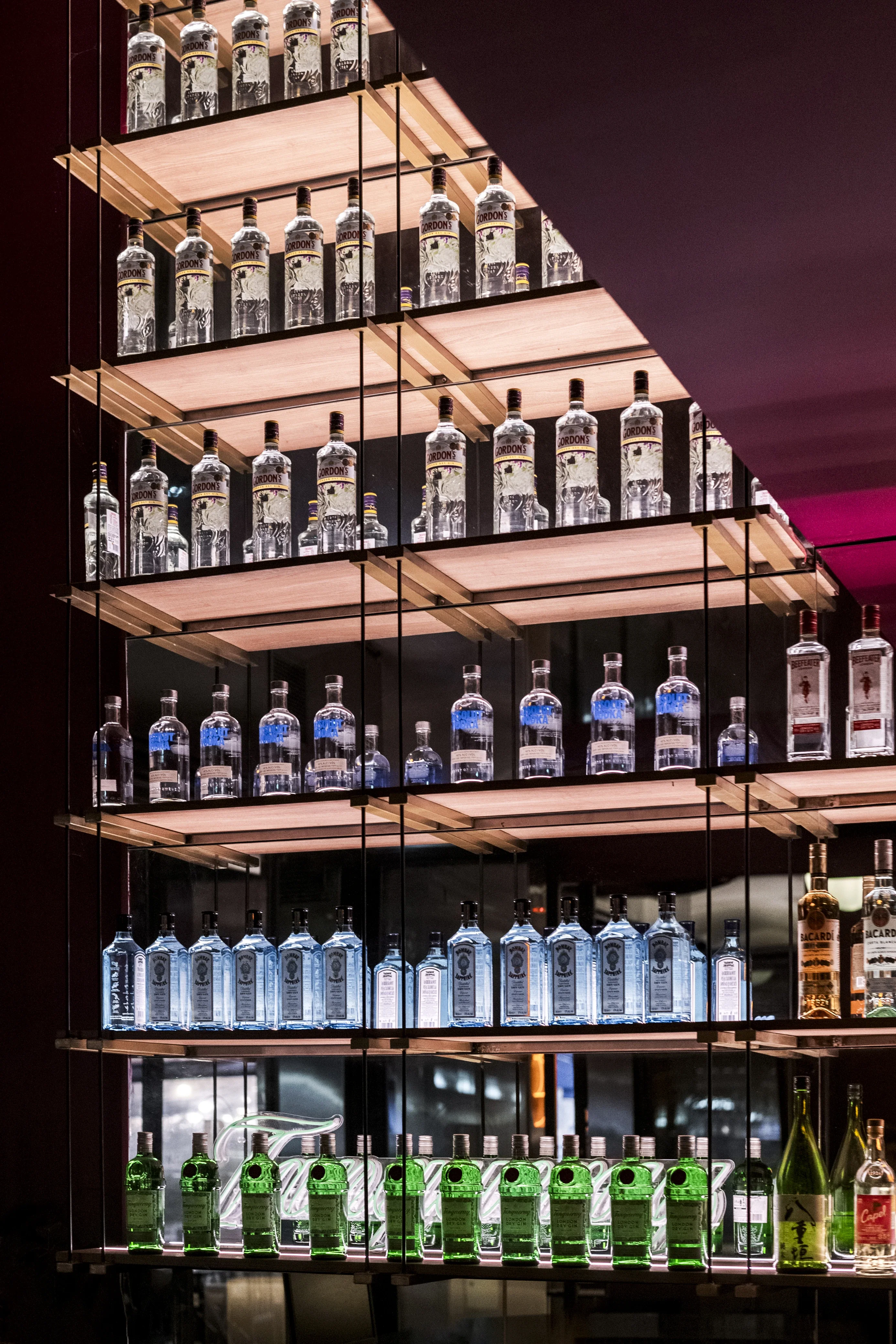 BRAVAS BAR 6